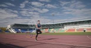 卡尔·雅泽姆斯基在红袜队的引退仪式上，全场球迷用一首长诗向其致敬