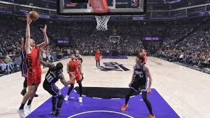 复盘曼联1-1西汉姆：阿莫林“反向换人”导致丢分，B费射门离谱